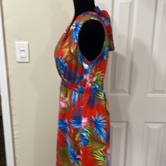 New Design Lab Lord & Taylor Red Floral Maxi Dress Deep V Neck Halter Size Med - Picture 3 of 5